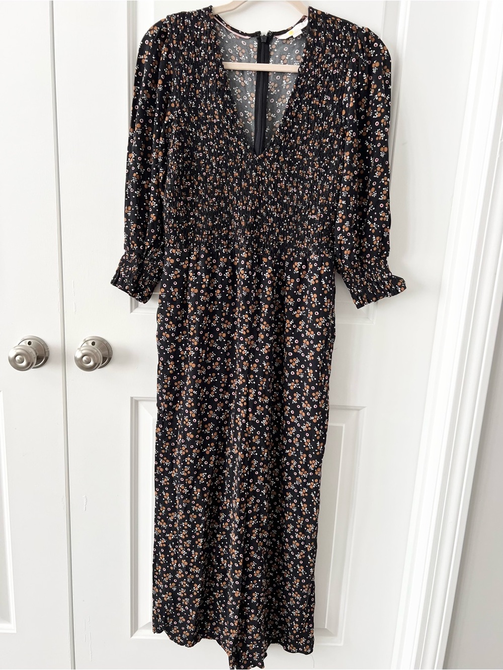 Boden Black Floral Jumpsuit with Smocked bodice V-neck 3/4 sleeves | size 6 Tall
